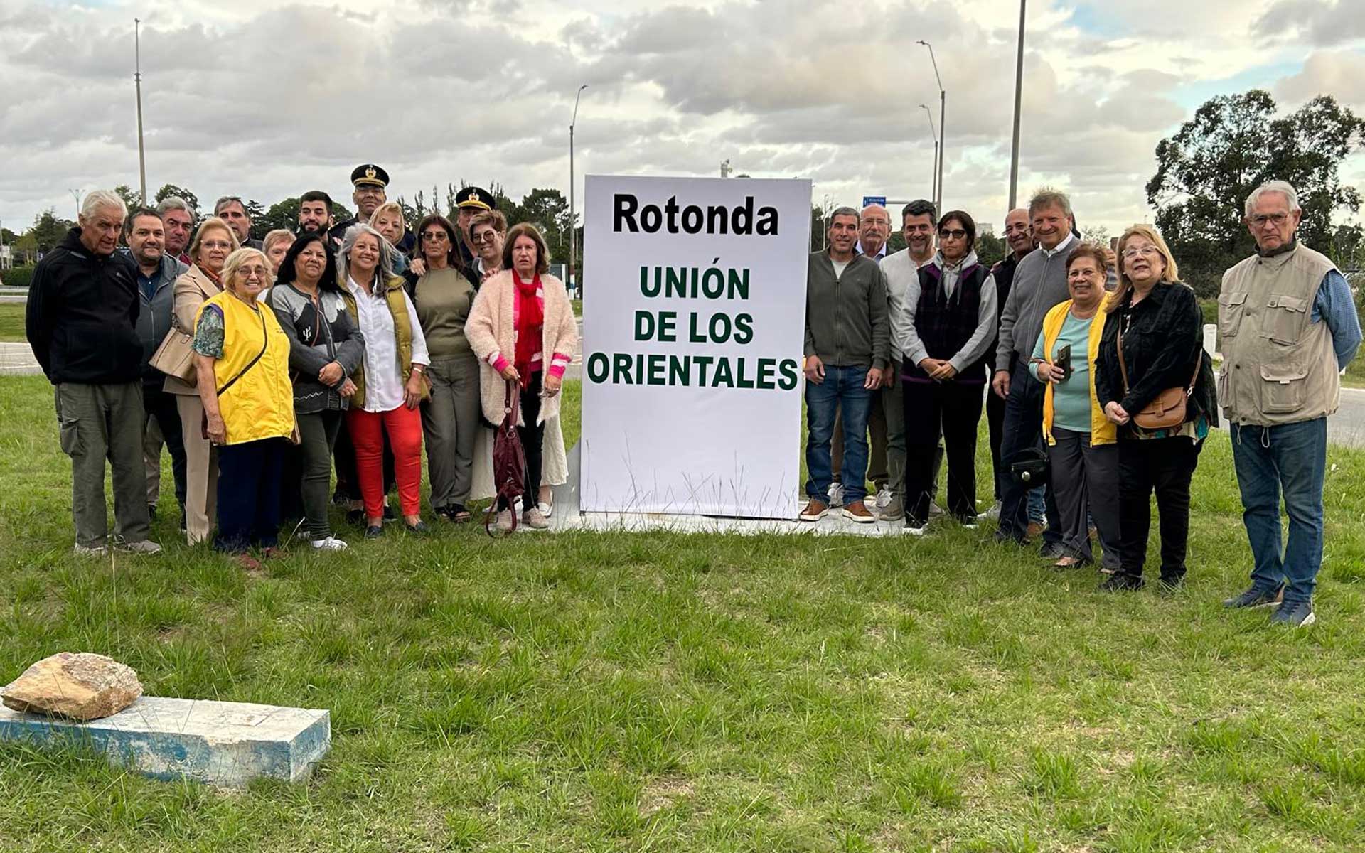 Presentes en la colocación de la Piedra Fundamental de la rotonda “Unión de los Orientales”
